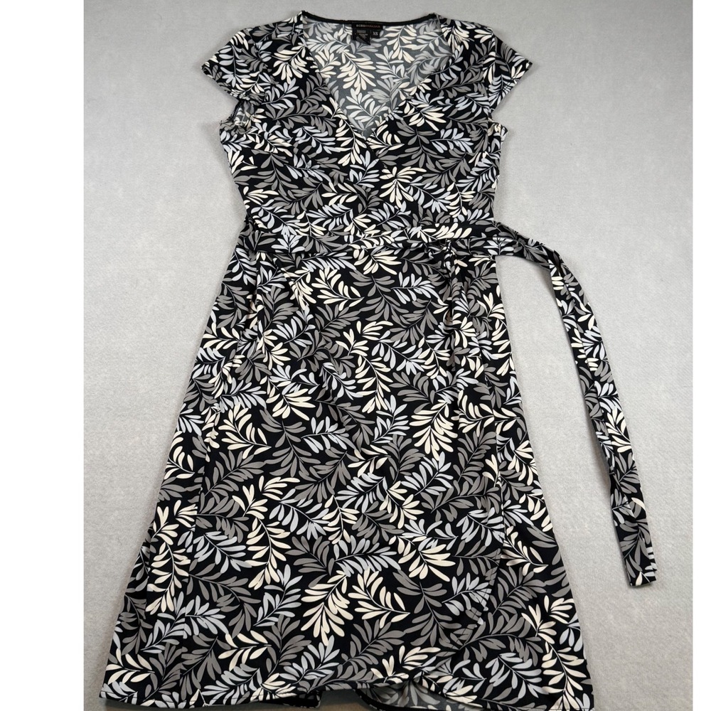 BCBGMAXAZRIA Womens XS Black White Leaf Print Short Sleeve Wrap Dress V-Neck
